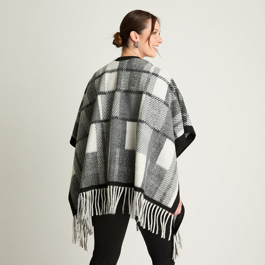 PONCHO TEJIDO 100 % LANA